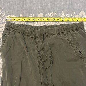 American Eagle Outfitters Stretch Olive Pants M/L